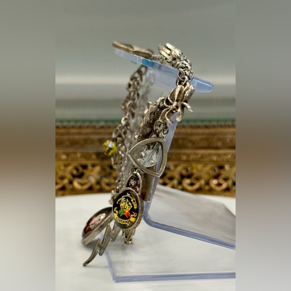 Harry Potter Charm Bracelet - Horcrux - Owl - Snake - Sorting Hat - EUC - Picture 6 of 15